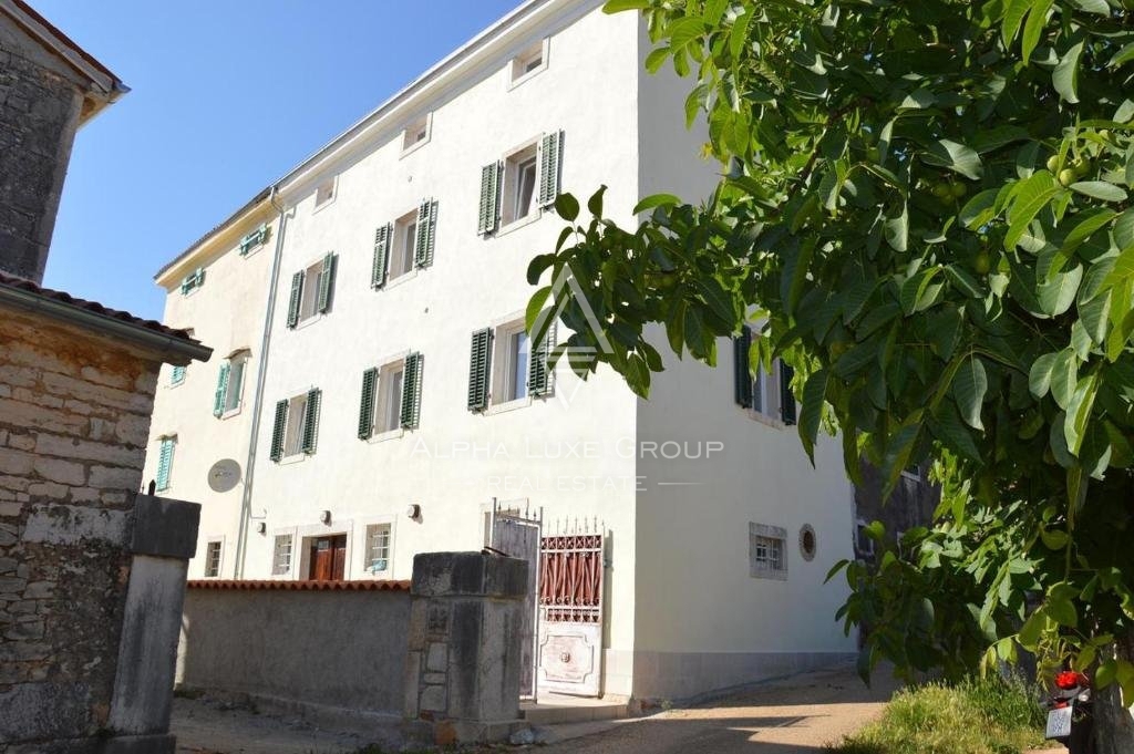 Elegante Tenuta Agricola a Višnjan, Istria: Viste Mozzafiato sul Mare