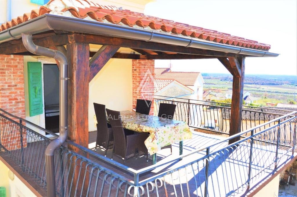 Elegante Tenuta Agricola a Višnjan, Istria: Viste Mozzafiato sul Mare
