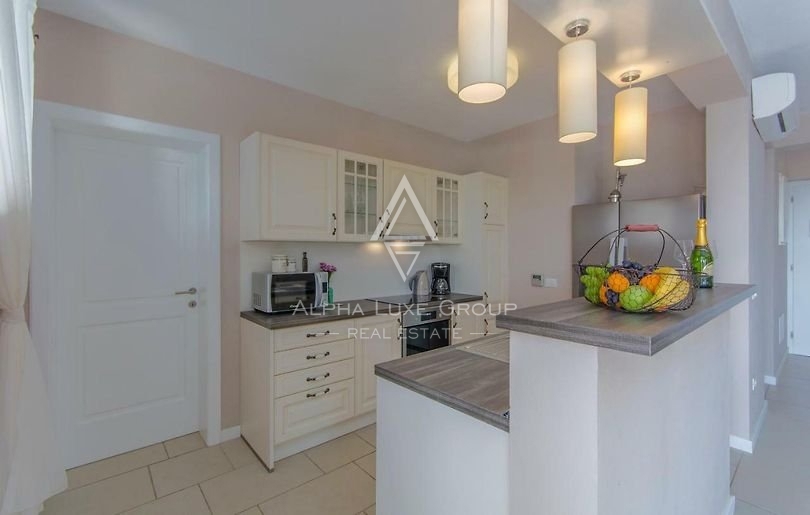 Višnjan | Villa di Lusso in Vendita con Jacuzzi Privata, Sauna e Piscina