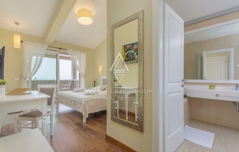 Višnjan | Villa di Lusso in Vendita con Jacuzzi Privata, Sauna e Piscina