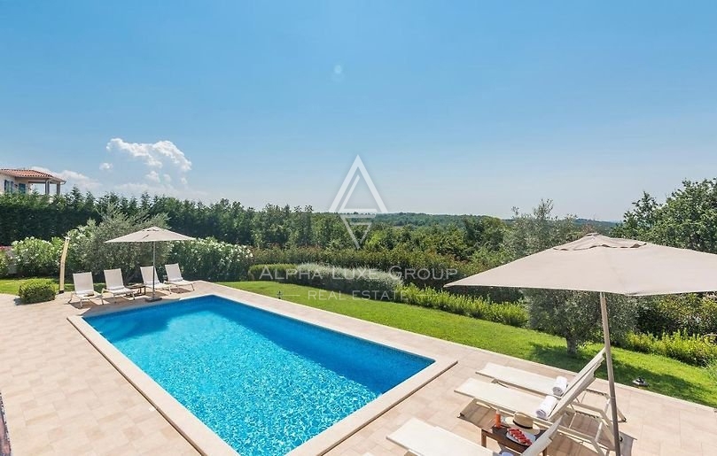 Višnjan | Villa di Lusso in Vendita con Jacuzzi Privata, Sauna e Piscina