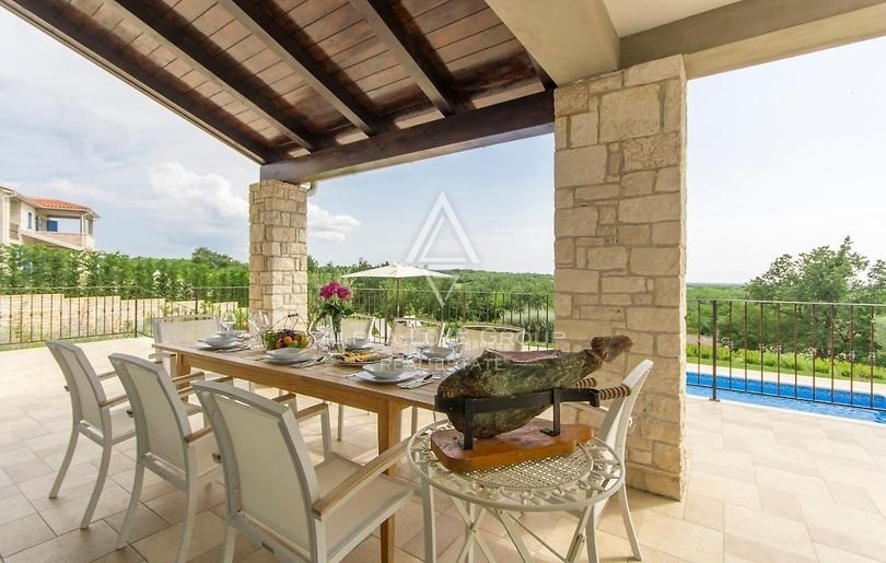 Višnjan | Villa di Lusso in Vendita con Jacuzzi Privata, Sauna e Piscina