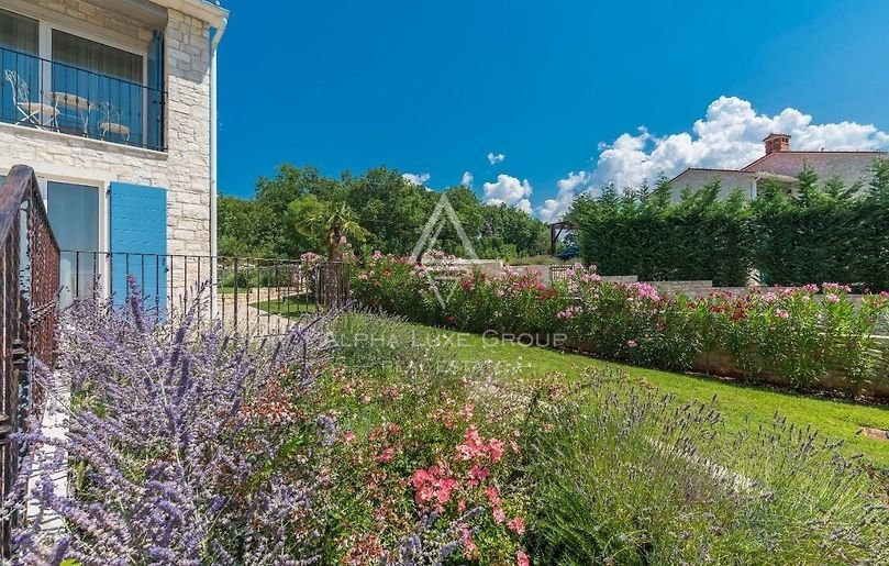 Višnjan | Villa di Lusso in Vendita con Jacuzzi Privata, Sauna e Piscina