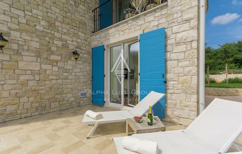 Višnjan | Villa di Lusso in Vendita con Jacuzzi Privata, Sauna e Piscina