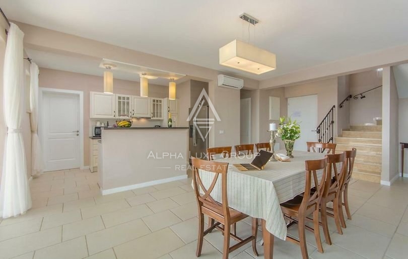 Višnjan | Villa di Lusso in Vendita con Jacuzzi Privata, Sauna e Piscina