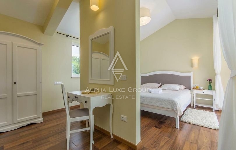 Višnjan | Villa di Lusso in Vendita con Jacuzzi Privata, Sauna e Piscina