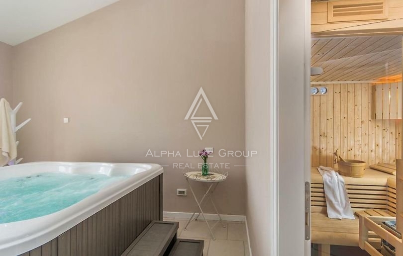Višnjan | Villa di Lusso in Vendita con Jacuzzi Privata, Sauna e Piscina