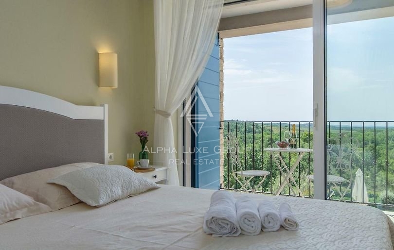 Višnjan | Villa di Lusso in Vendita con Jacuzzi Privata, Sauna e Piscina