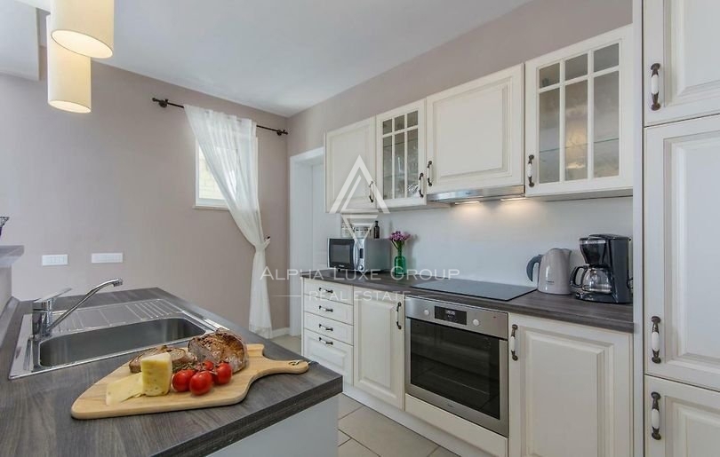 Višnjan | Villa di Lusso in Vendita con Jacuzzi Privata, Sauna e Piscina