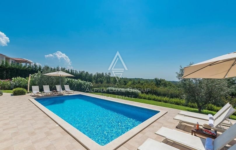 Višnjan | Villa di Lusso in Vendita con Jacuzzi Privata, Sauna e Piscina