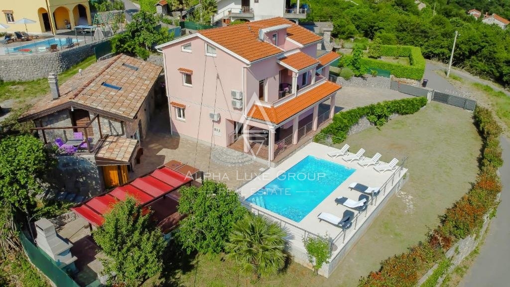 Bella villa con piscina e vista mare, Istria, Opatija