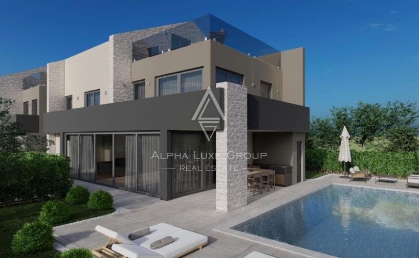 Poreč, Istria: Villa di lusso in costruzione con piscina a 500 metri dal mare