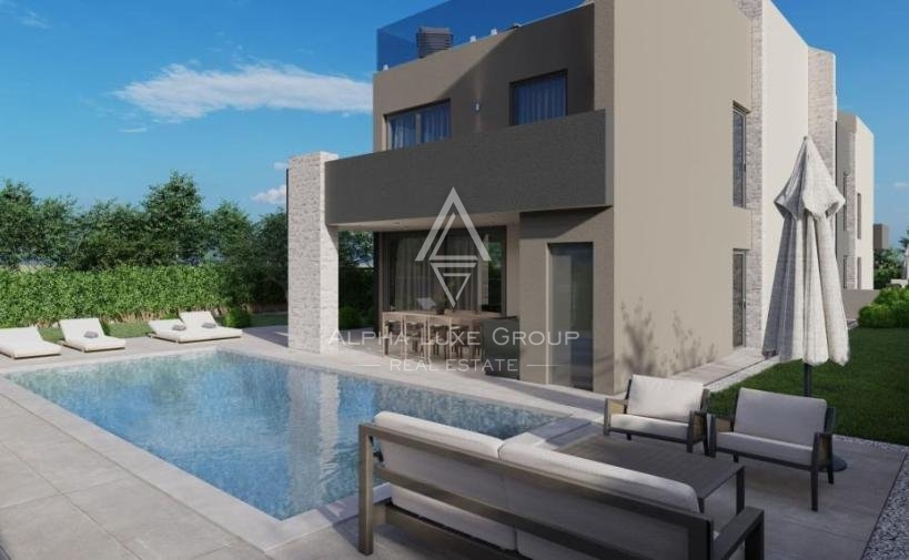 Poreč, Istria: Villa di lusso in costruzione con piscina a 500 metri dal mare