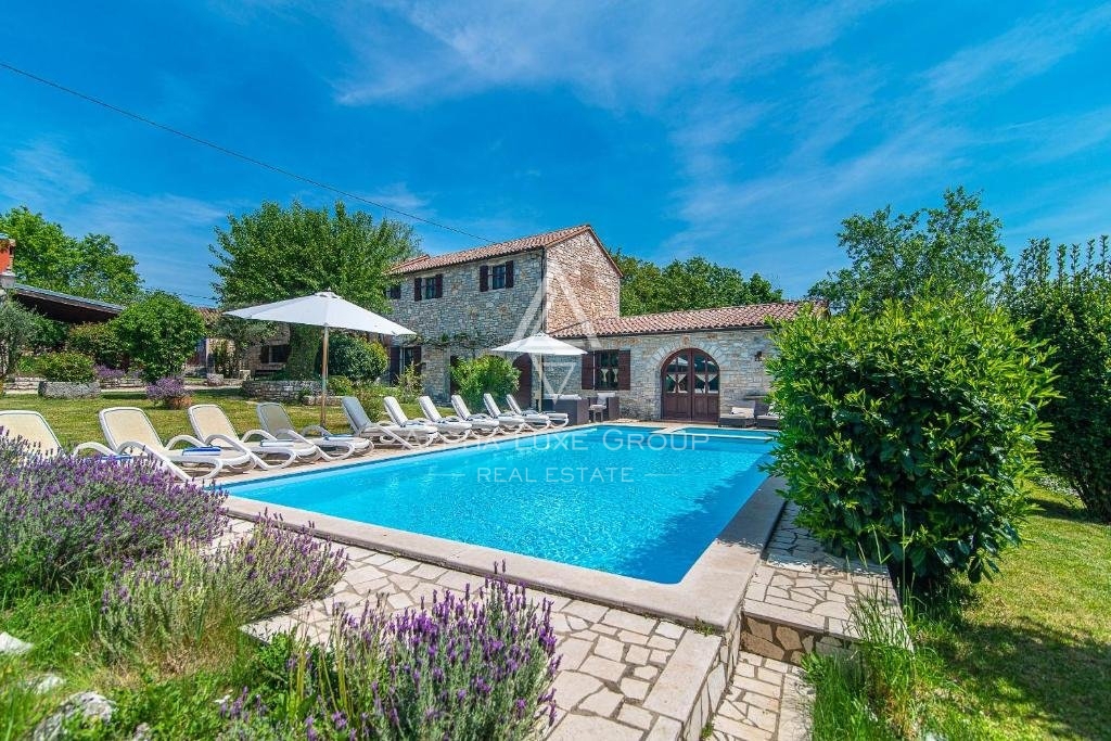 Bella casa con piscina, istria, Žminj