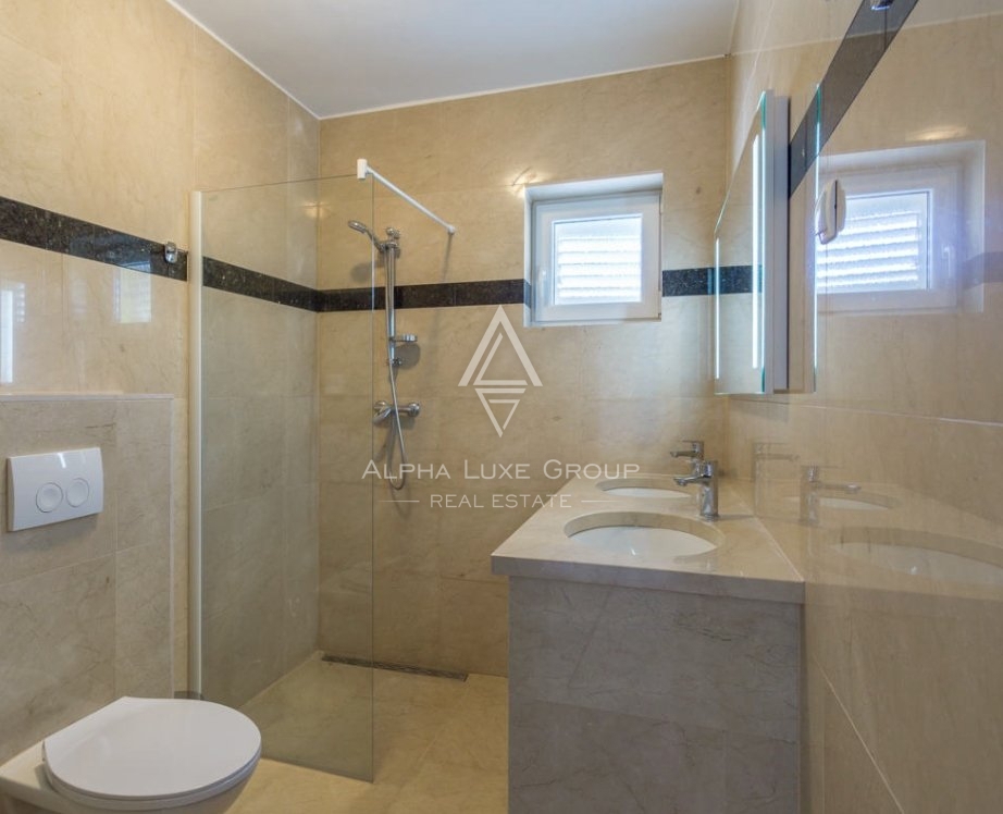 Palazzina con piscina e vista mare, Istria, Labin