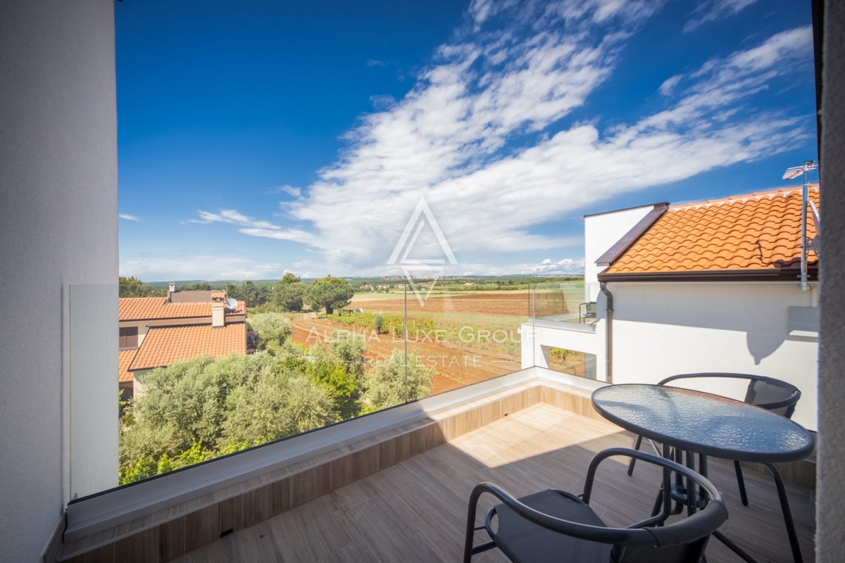ALPHA LUXE GROUP IN VENDITA, VILLA MODERNA, VICINO A POREČ, ZONA TRANQUILLA