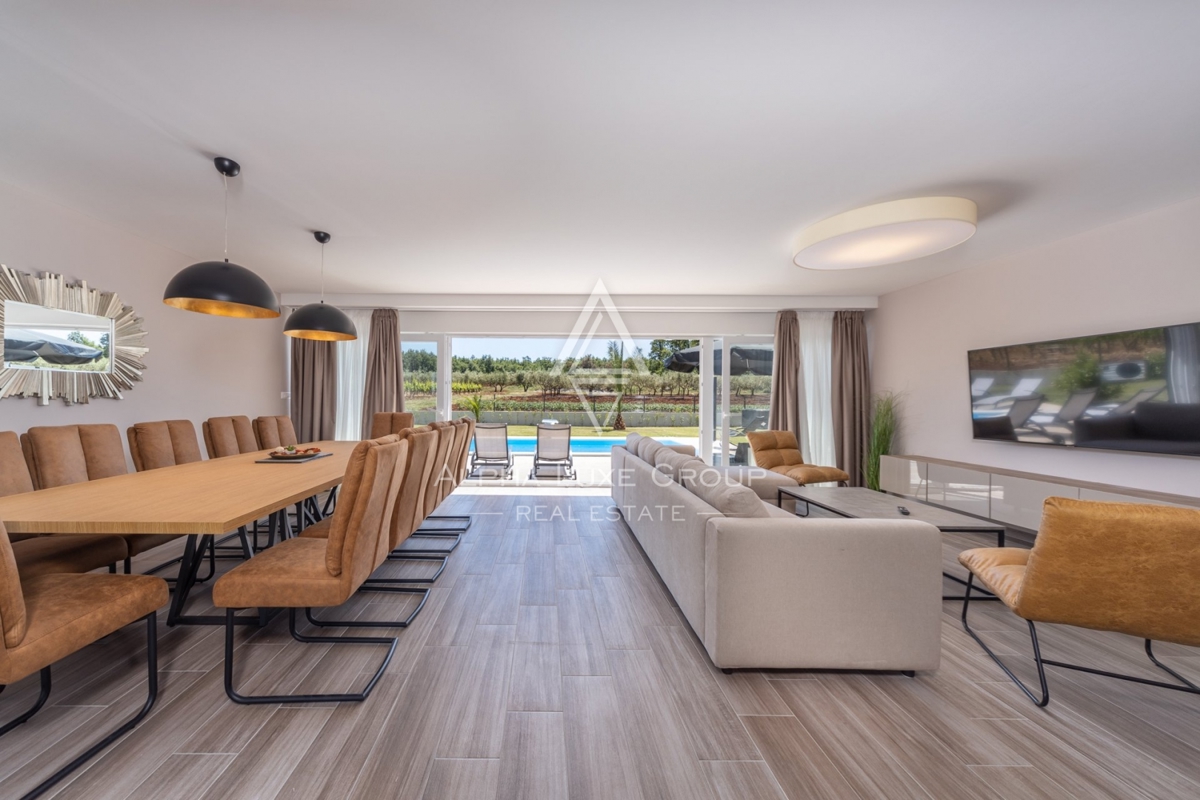ALPHA LUXE GROUP IN VENDITA, VILLA MODERNA, VICINO A POREČ, ZONA TRANQUILLA