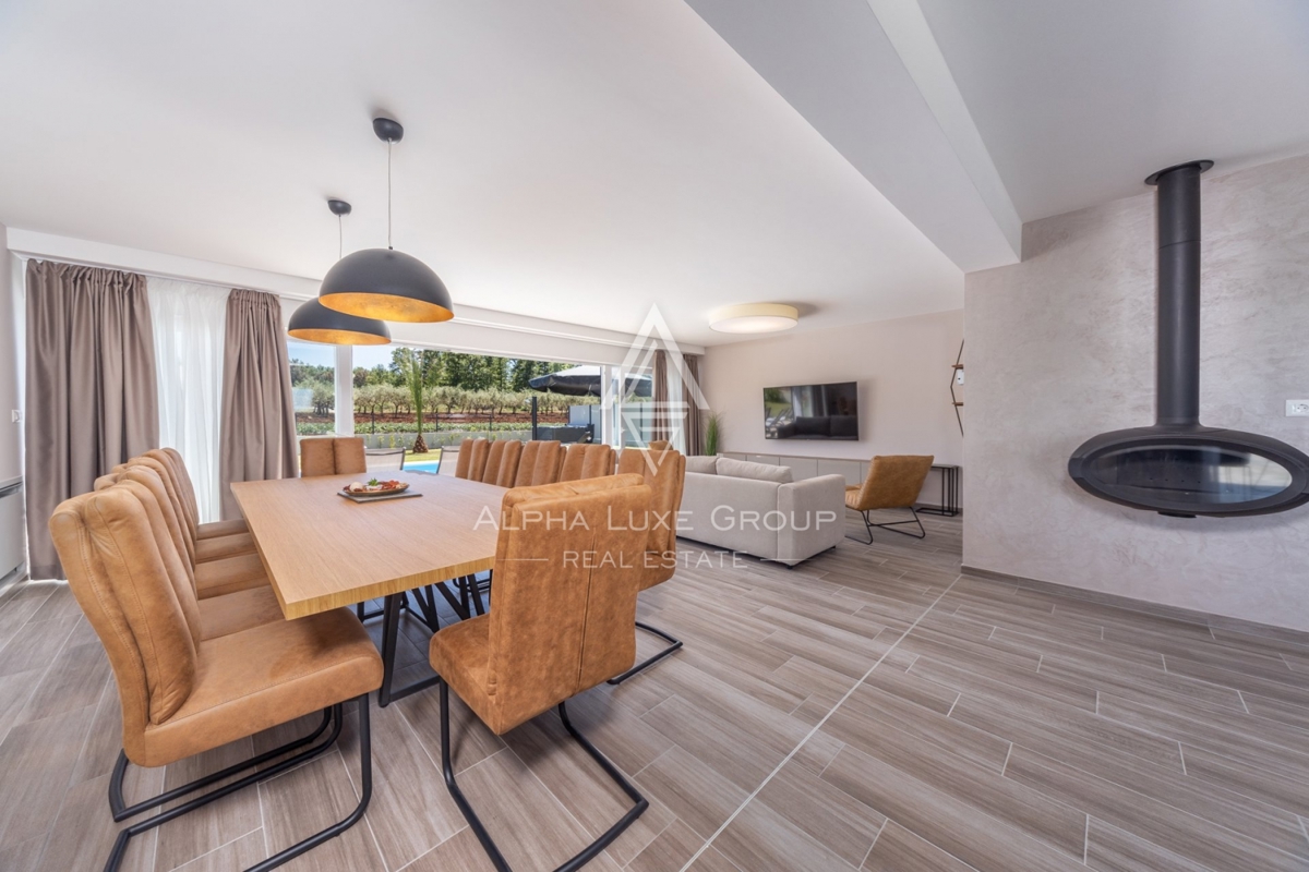 ALPHA LUXE GROUP IN VENDITA, VILLA MODERNA, VICINO A POREČ, ZONA TRANQUILLA