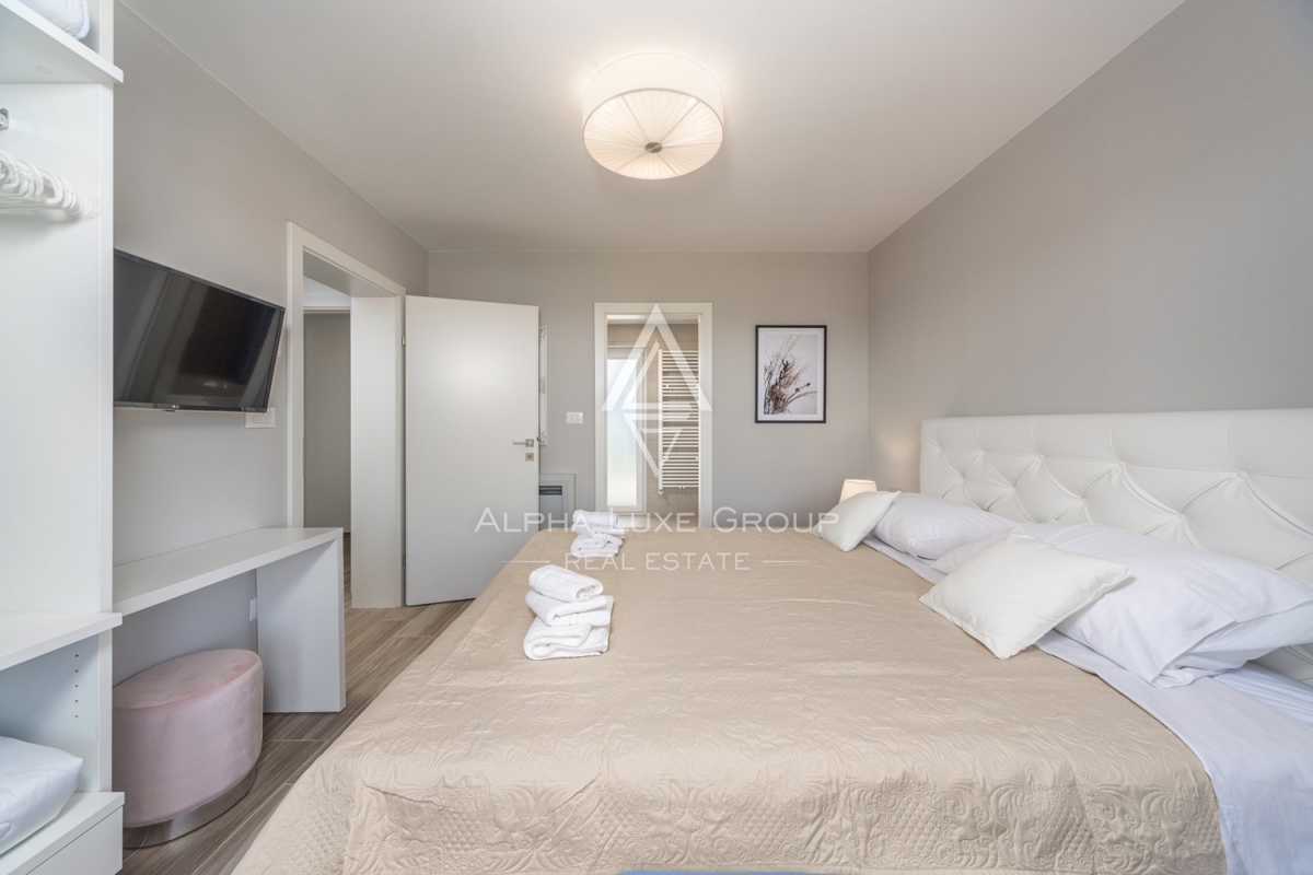 ALPHA LUXE GROUP IN VENDITA, VILLA MODERNA, VICINO A POREČ, ZONA TRANQUILLA