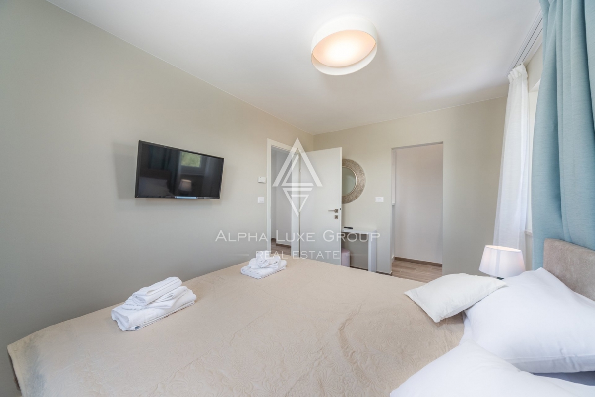 ALPHA LUXE GROUP IN VENDITA, VILLA MODERNA, VICINO A POREČ, ZONA TRANQUILLA