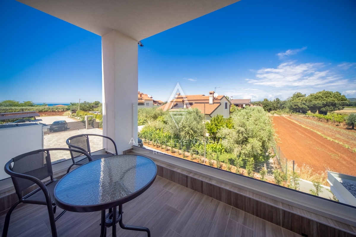 ALPHA LUXE GROUP IN VENDITA, VILLA MODERNA, VICINO A POREČ, ZONA TRANQUILLA