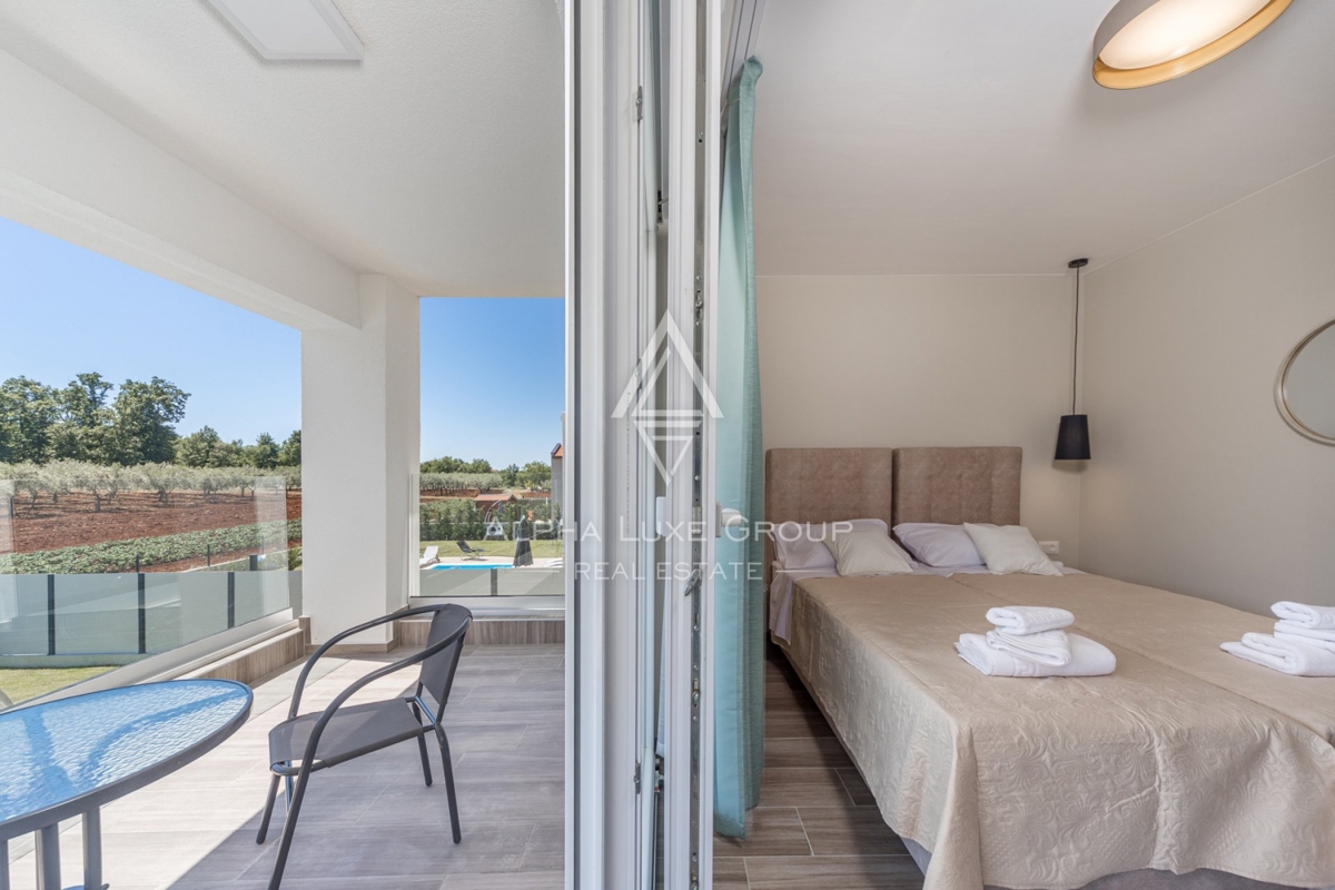 ALPHA LUXE GROUP IN VENDITA, VILLA MODERNA, VICINO A POREČ, ZONA TRANQUILLA