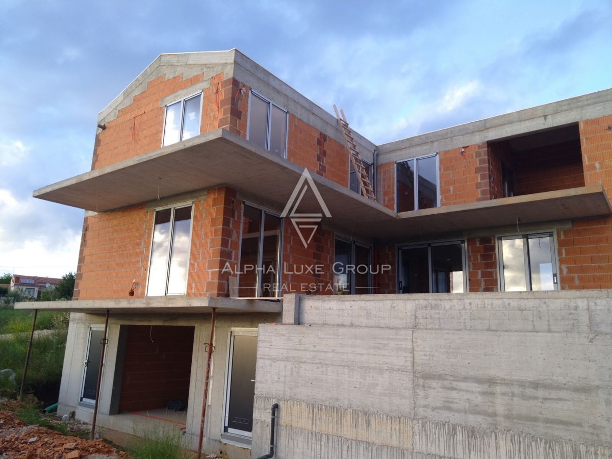 Istria, Visignano, Villa moderna con piscina tranquilla
