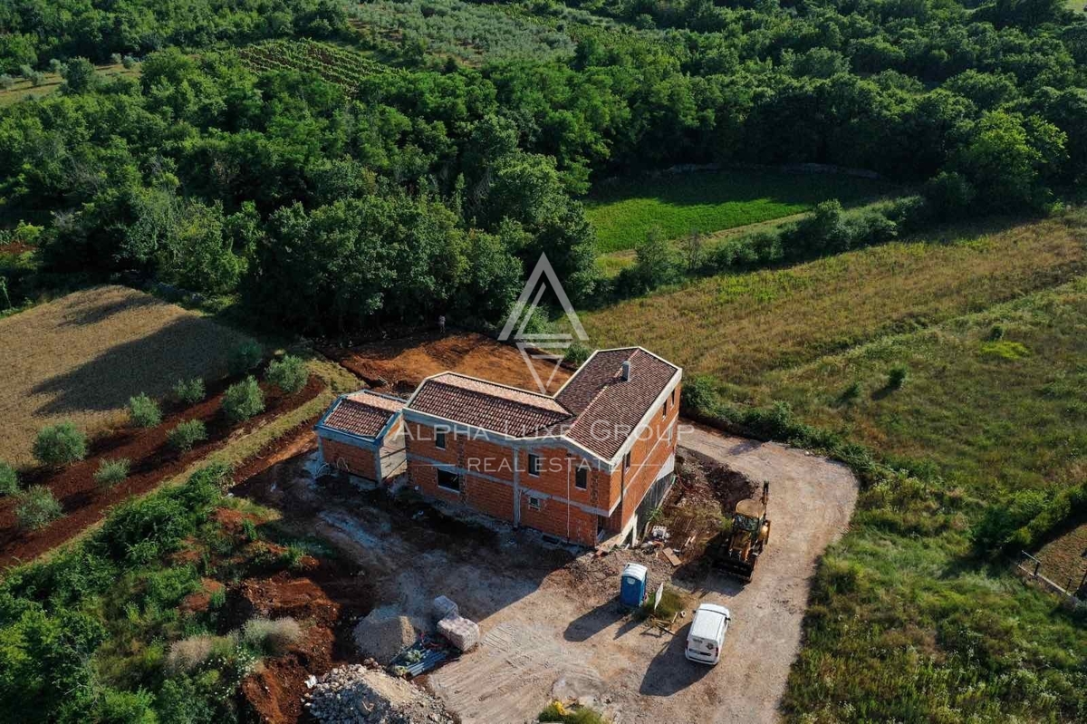 Istria, Visignano, Villa moderna con piscina tranquilla