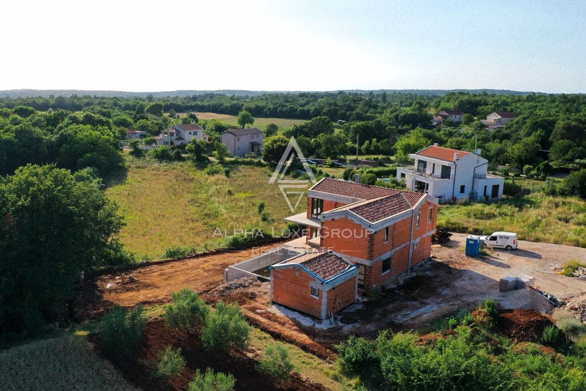 Istria, Visignano, Villa moderna con piscina tranquilla
