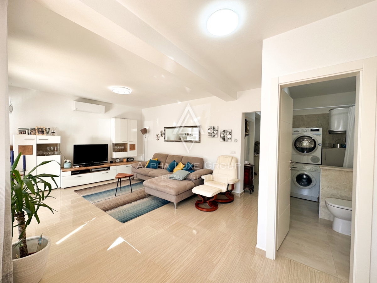 Parenzo, Istria – Appartamento moderno con giardino