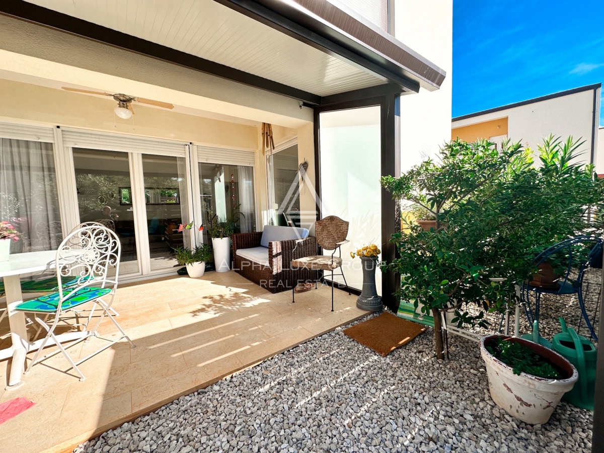 Parenzo, Istria – Appartamento moderno con giardino