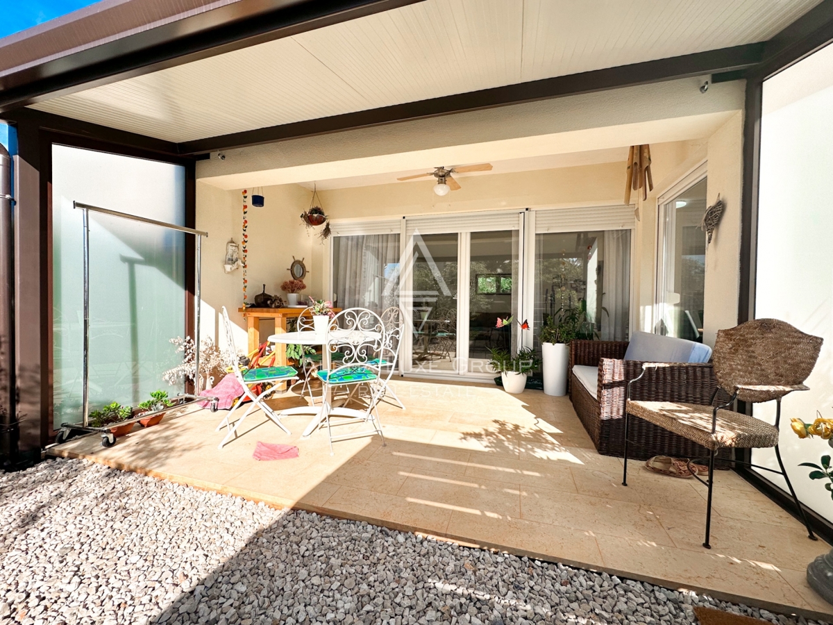 Parenzo, Istria – Appartamento moderno con giardino