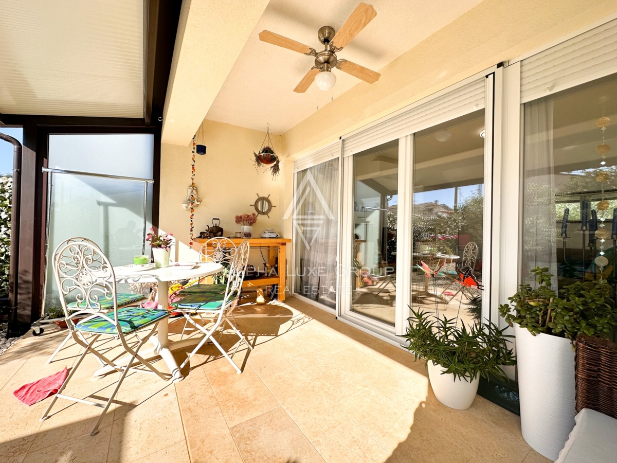 Parenzo, Istria – Appartamento moderno con giardino