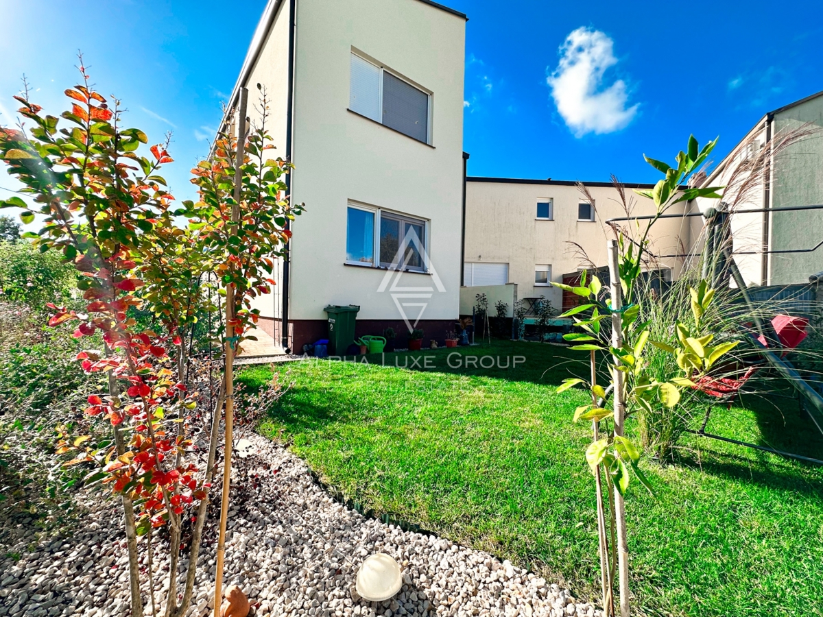 Parenzo, Istria – Appartamento moderno con giardino