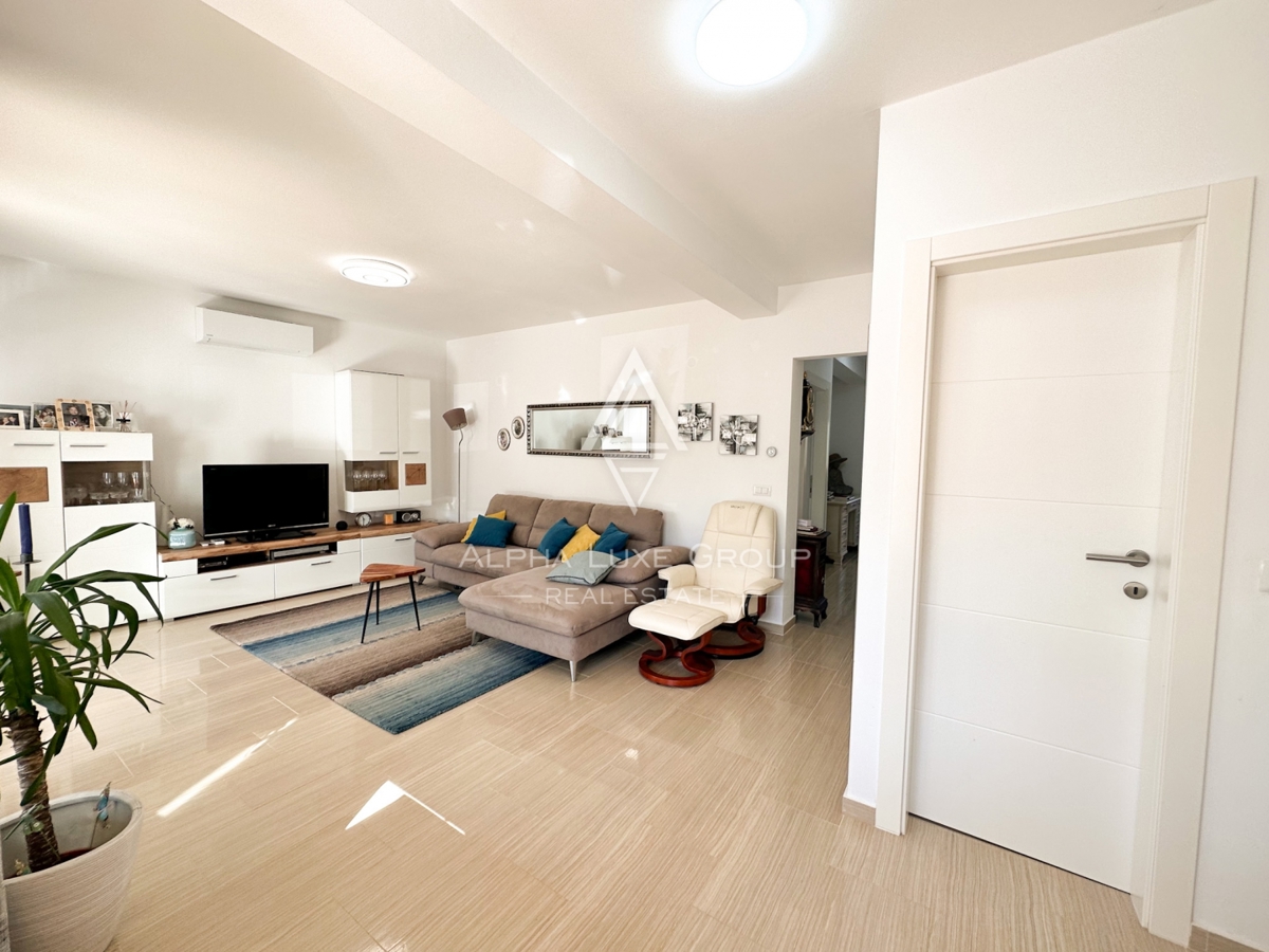 Parenzo, Istria – Appartamento moderno con giardino