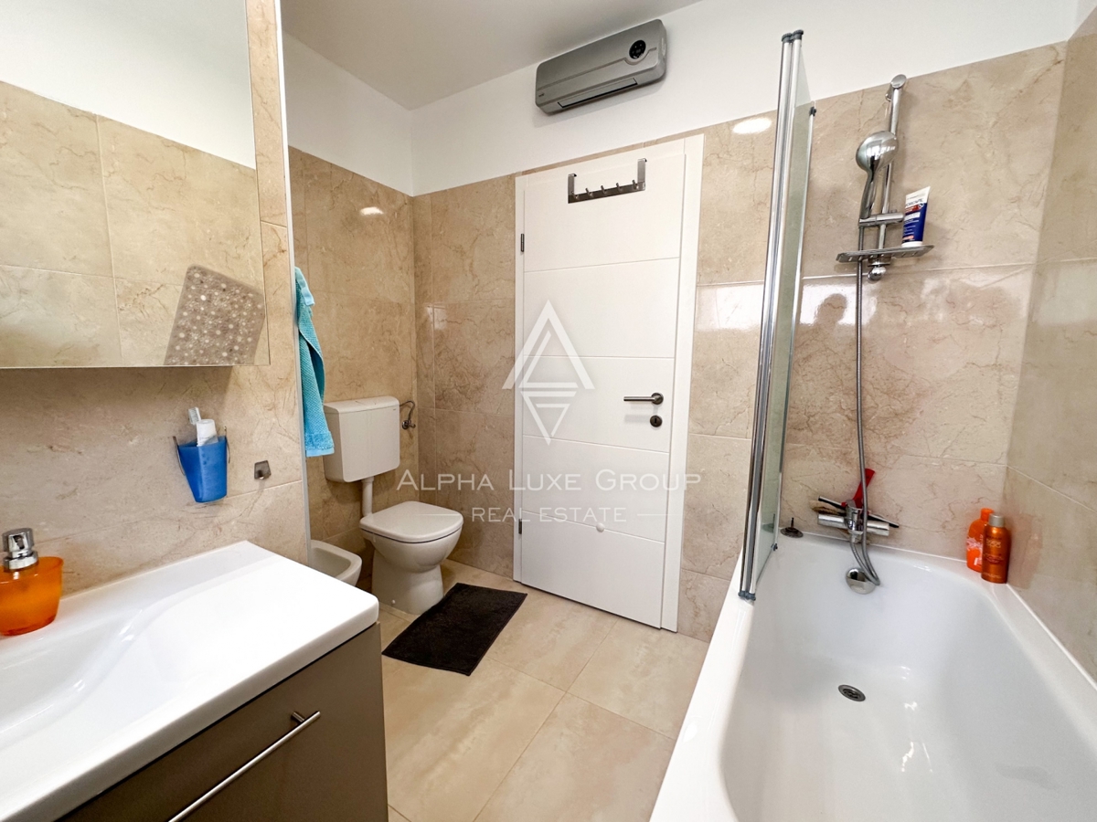 Parenzo, Istria – Appartamento moderno con giardino