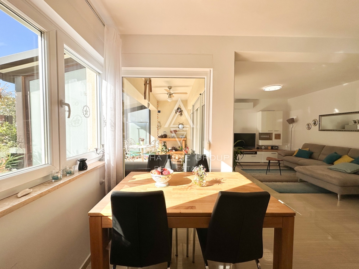 Parenzo, Istria – Appartamento moderno con giardino