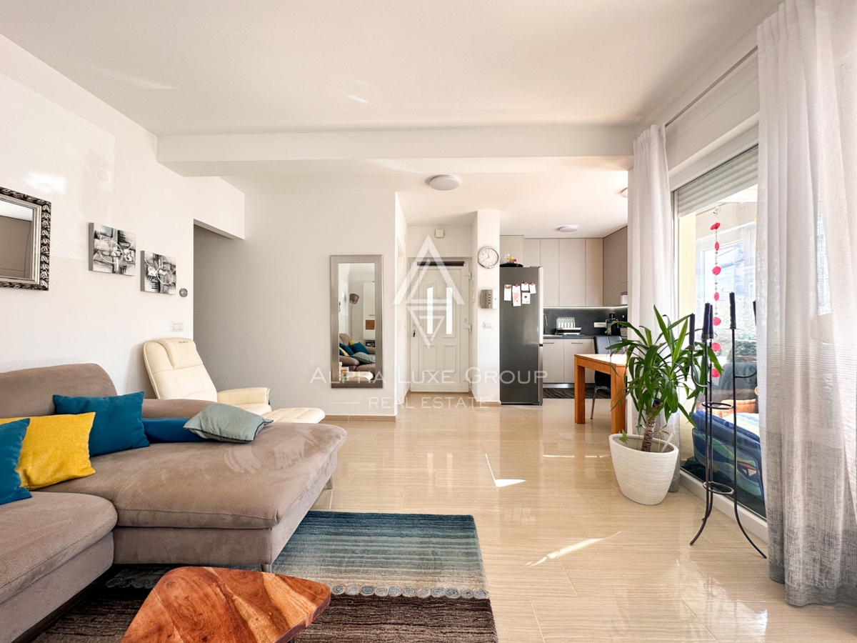 Parenzo, Istria – Appartamento moderno con giardino