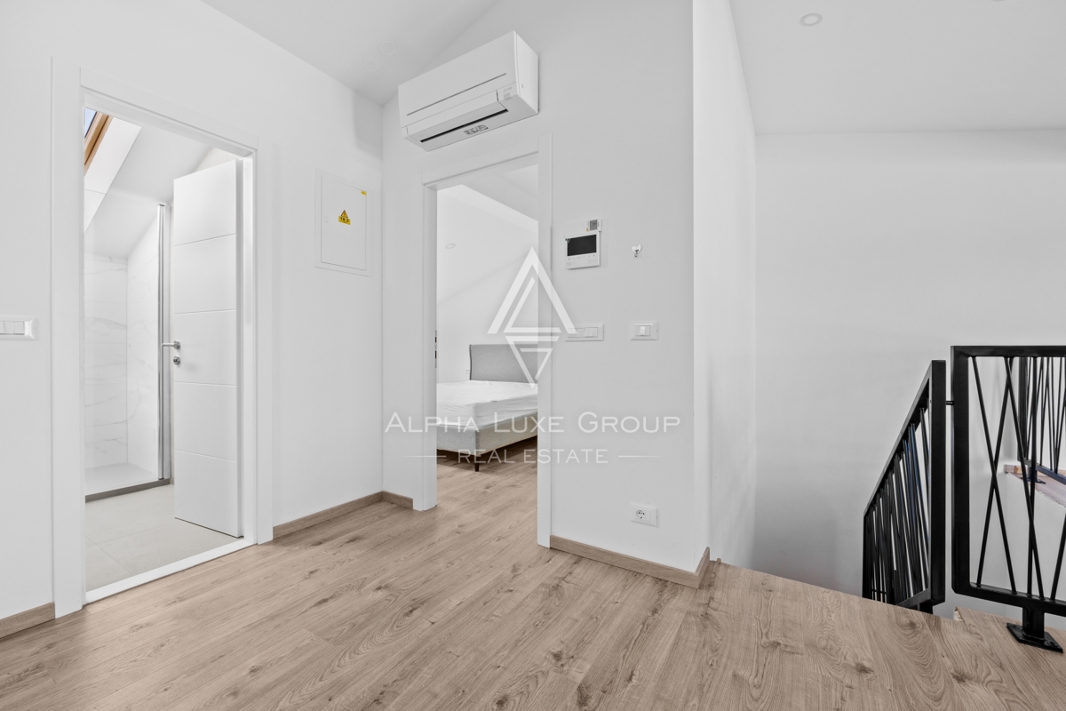 Rovigno, Istria – Ampio duplex con un design moderno