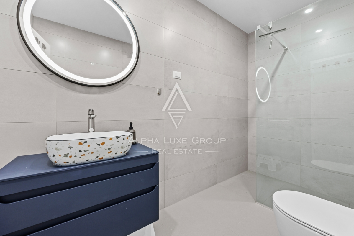 Rovigno, Istria – Ampio duplex con un design moderno