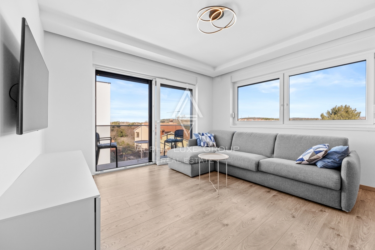 Rovigno, Istria – Ampio duplex con un design moderno