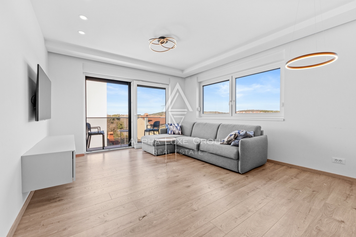 Rovigno, Istria – Ampio duplex con un design moderno