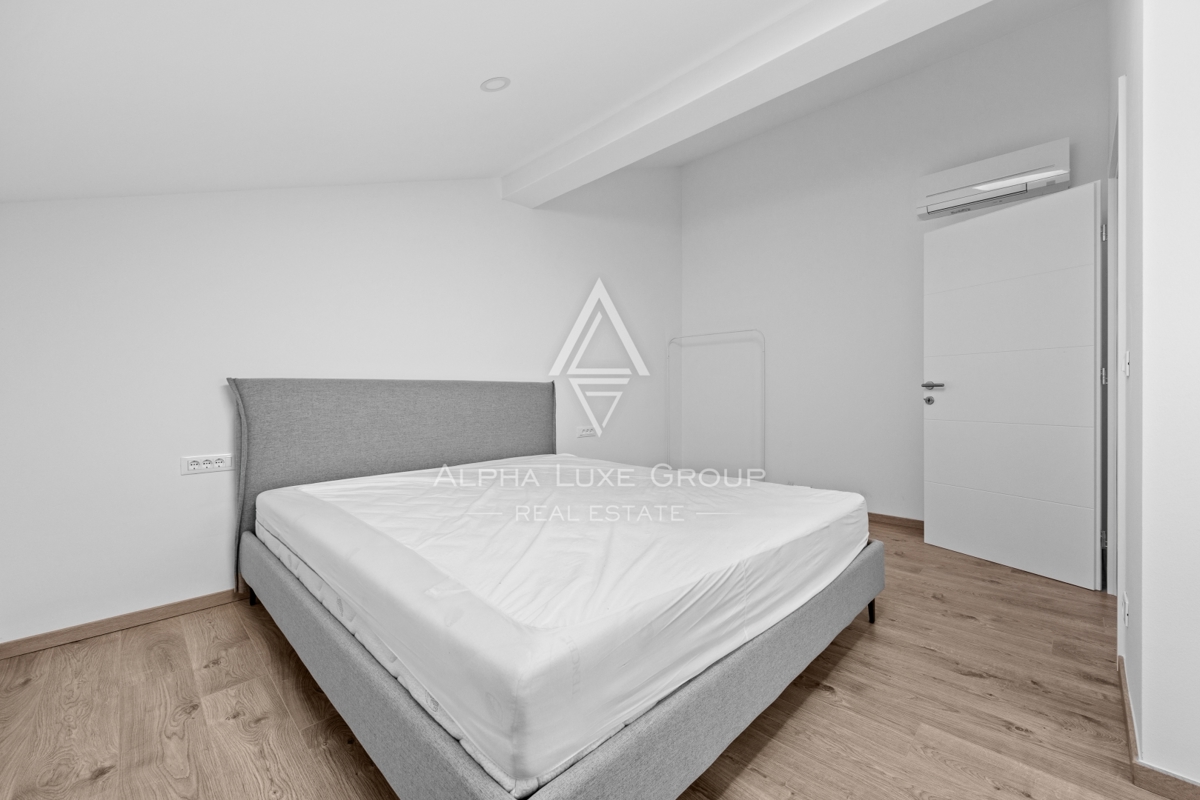 Rovigno, Istria – Ampio duplex con un design moderno