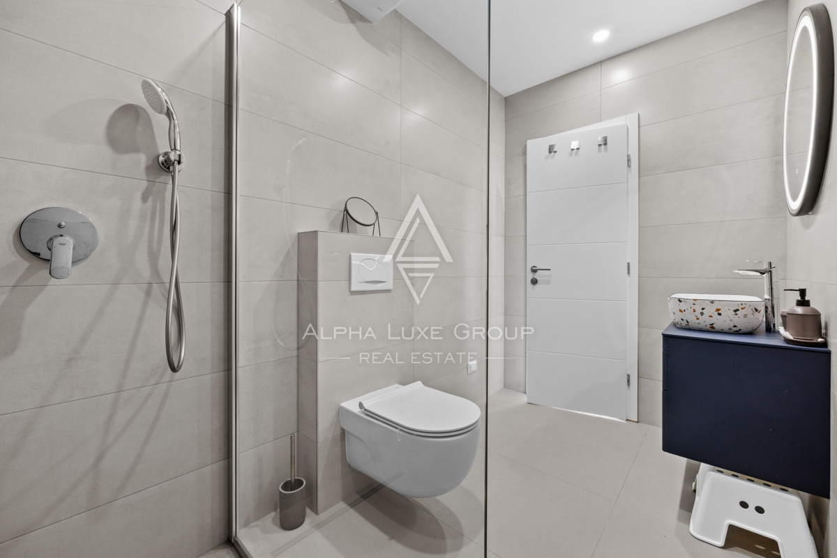 Rovigno, Istria – Ampio duplex con un design moderno