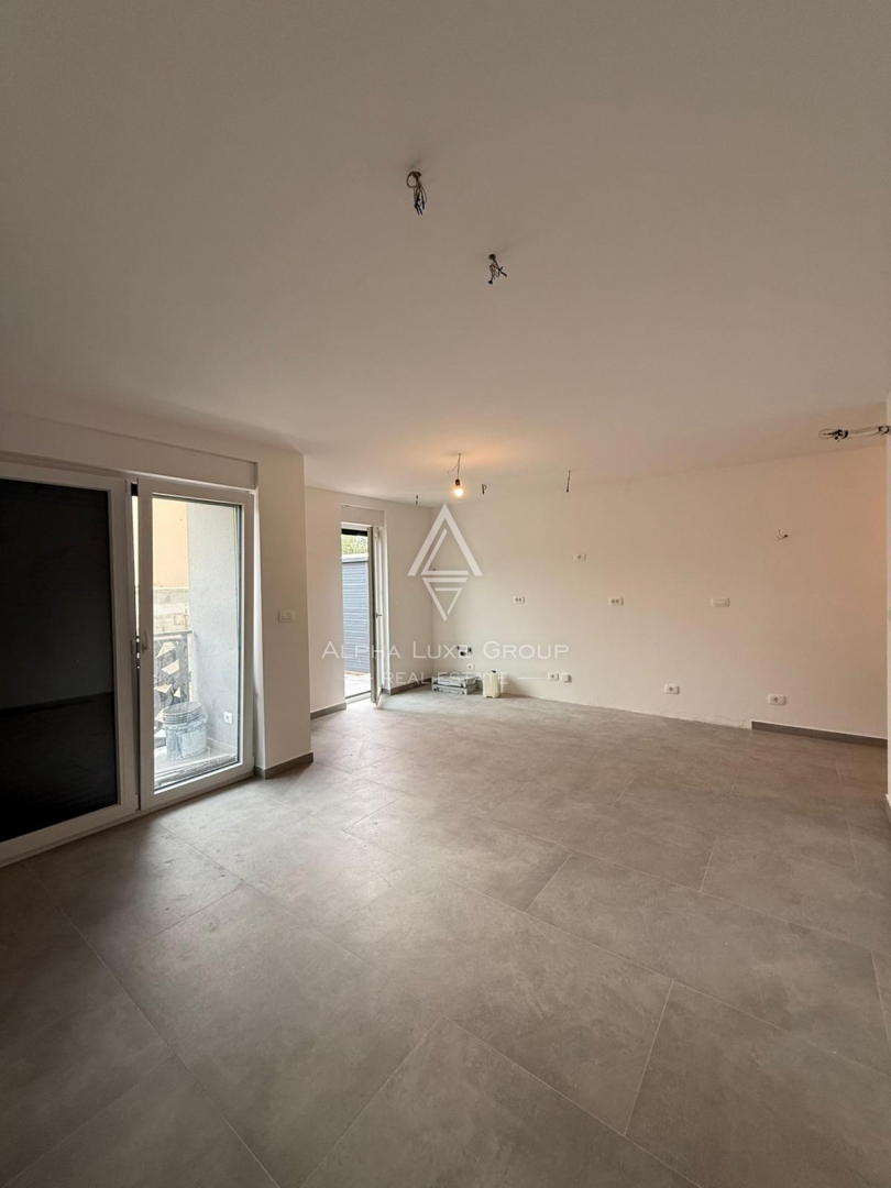 Istria, Umago: Appartamento a piano terra con cortile