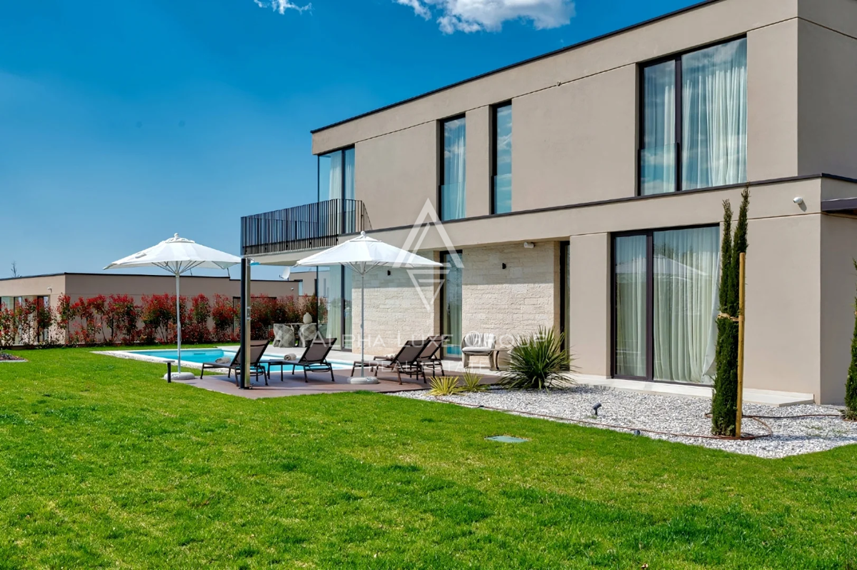 Istria, Poreč: Villa premium con piscina vicino borgo