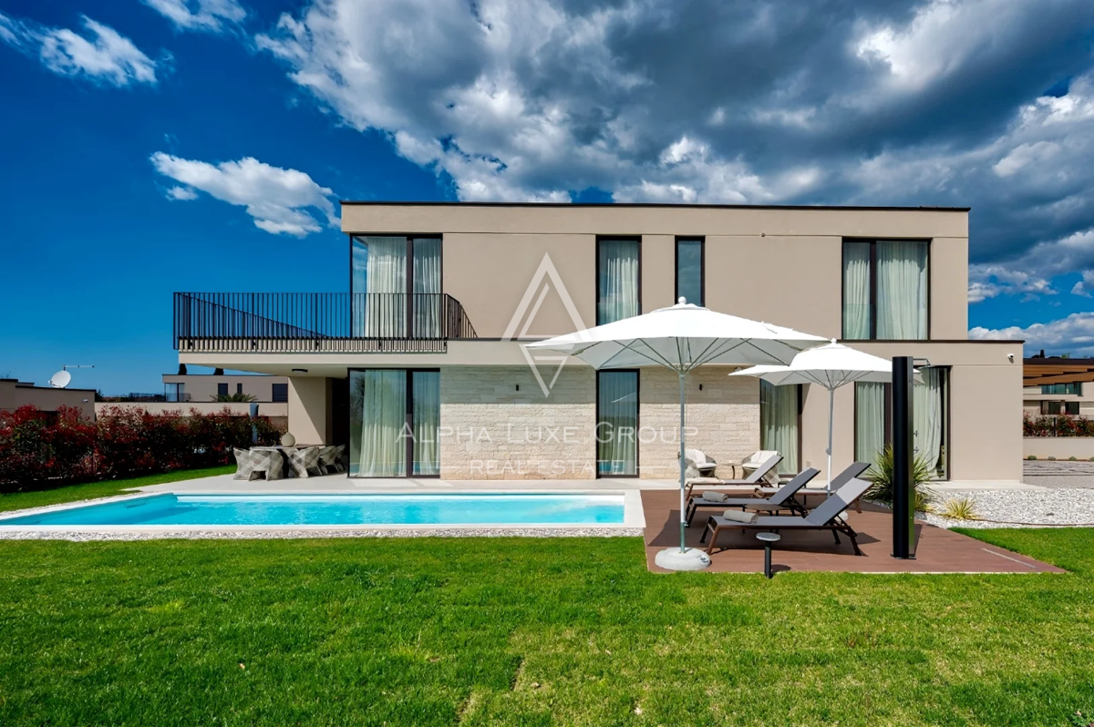 Istria, Poreč: Villa premium con piscina vicino borgo