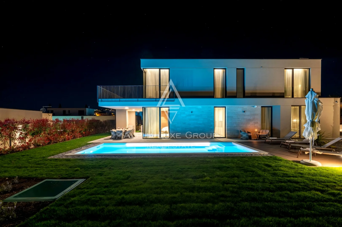 Istria, Poreč: Villa premium con piscina vicino borgo