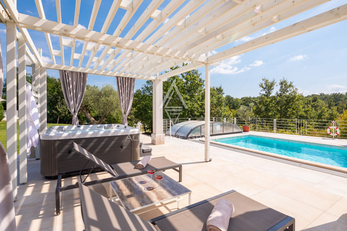 Istria, Svetvinčenat: Villa ampia con piscina e vista