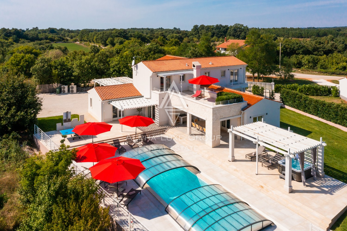 Istria, Svetvinčenat: Villa ampia con piscina e vista